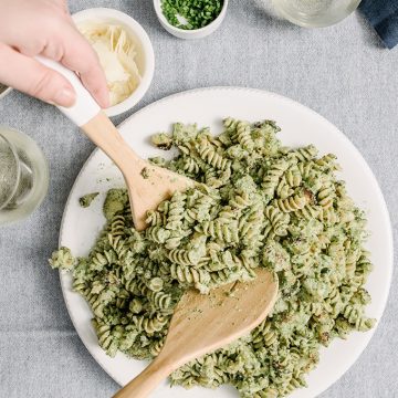 I absolutely love pesto and this fast, healthy, weeknight winter version does not disappoint. With fluffy ricotta and delicate spinach, it's a fantastic meal for those end of winter nights when you are craving summer foods but the farmer's market just won't cooperate. Winter spinach and ricotta pesto at Our Salty Kitchen.