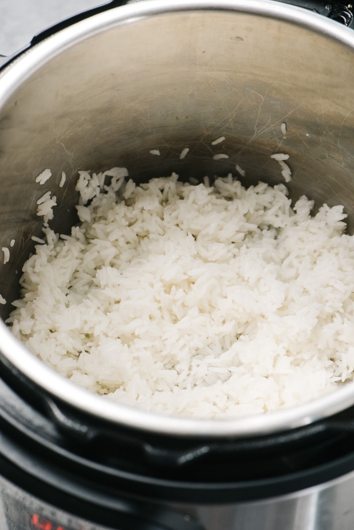 Cooked jasmine rice in an instant pot.